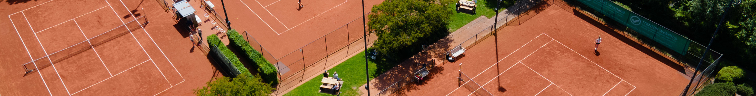 Luchtfoto tennisbanen tennisvereniging
