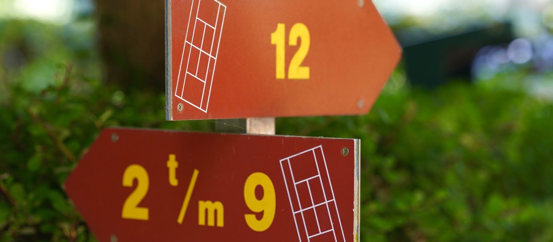 Routeborden signing wegwijzer Routeborden signing wegwijzer