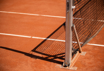 Tennisbaan lijnen netpaal