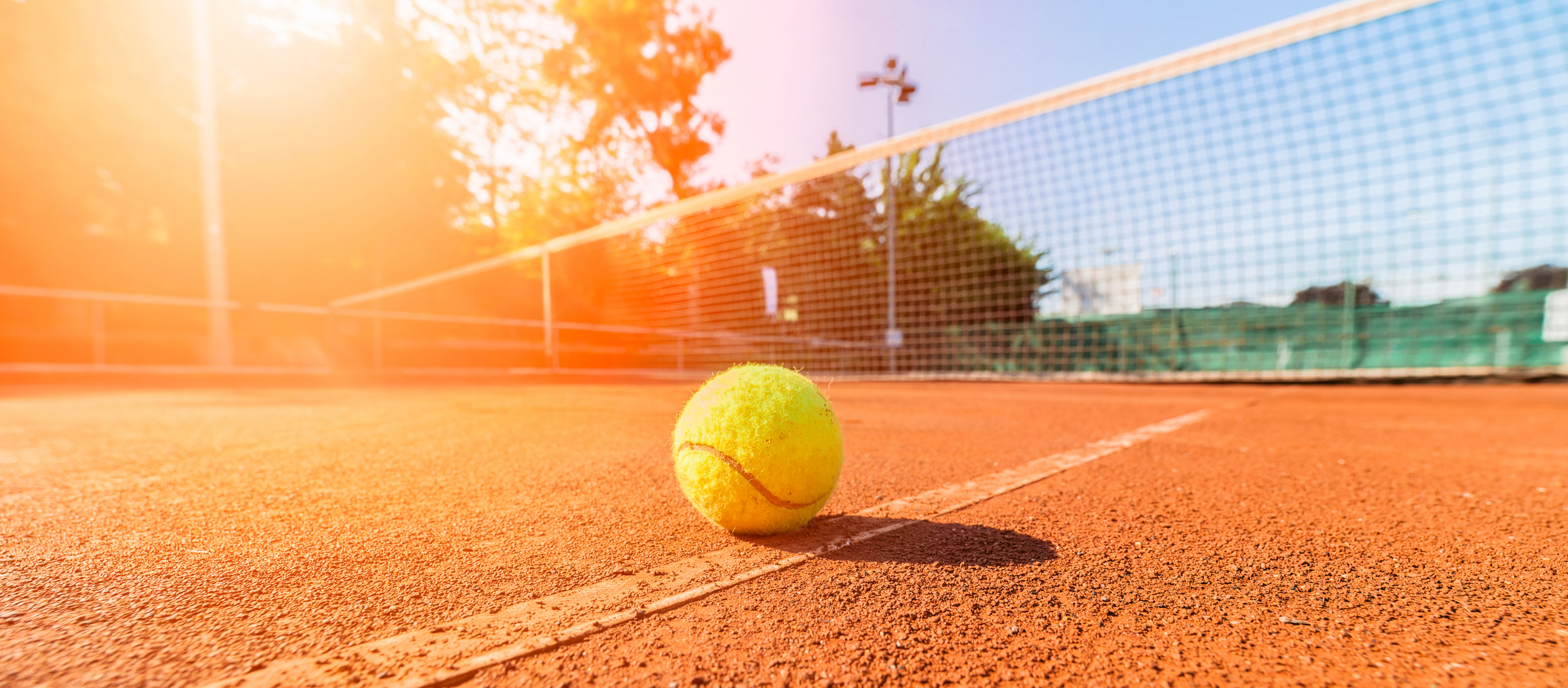 Zonnige Tennisbaan