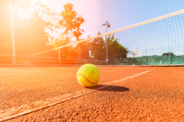Zonnige Tennisbaan