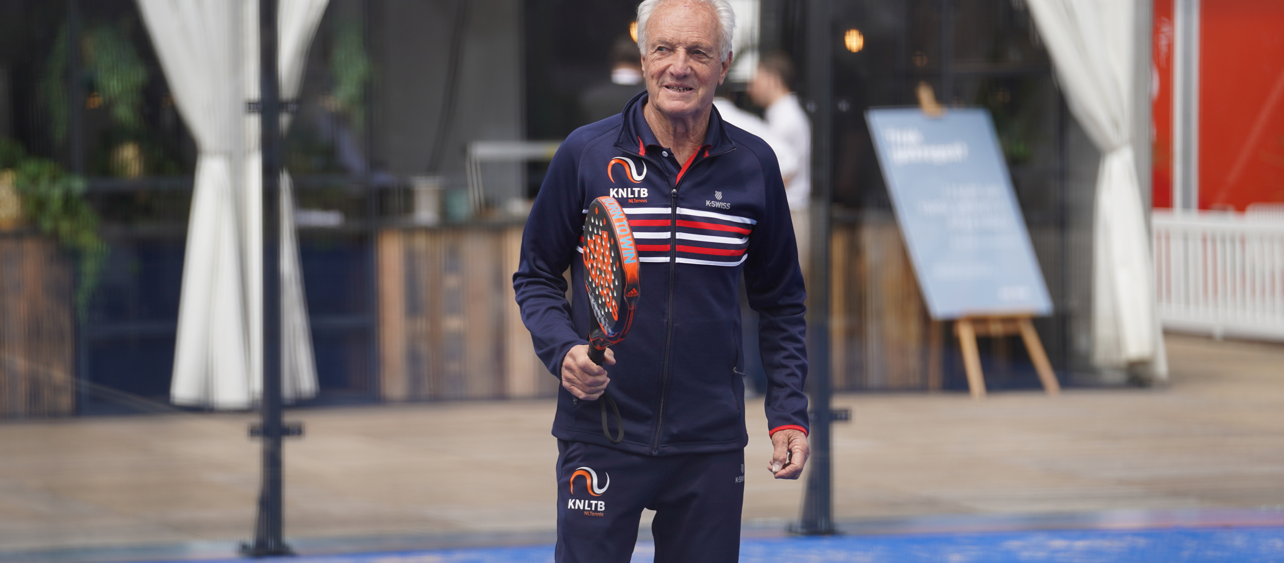 Tom Okker padelbanen Ouderenfonds