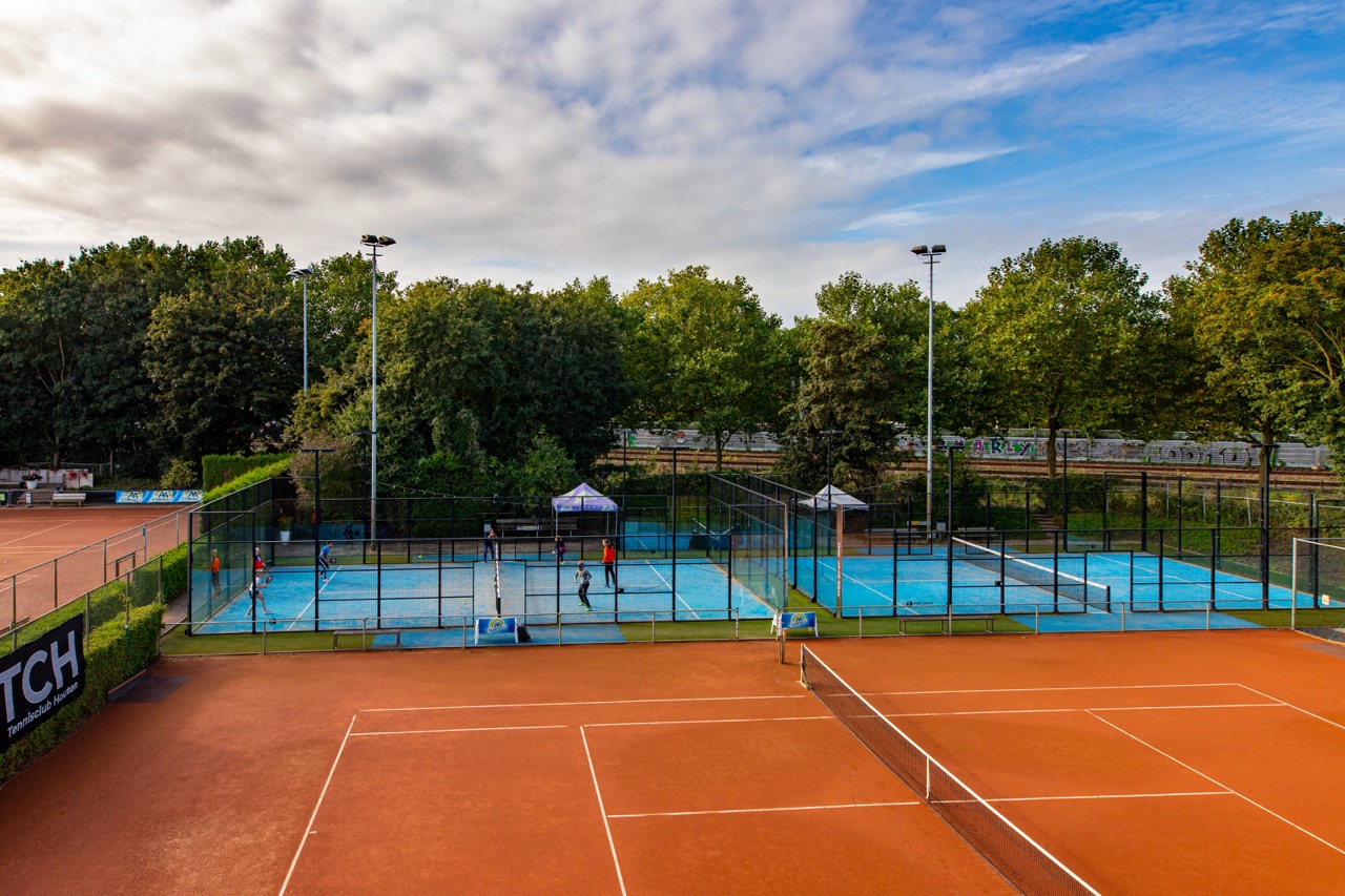 Overzichtsfoto padel en tennis