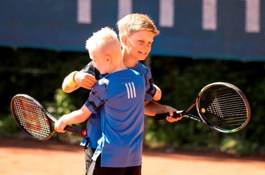 Certificering Tennisscholen 900X600 (1)