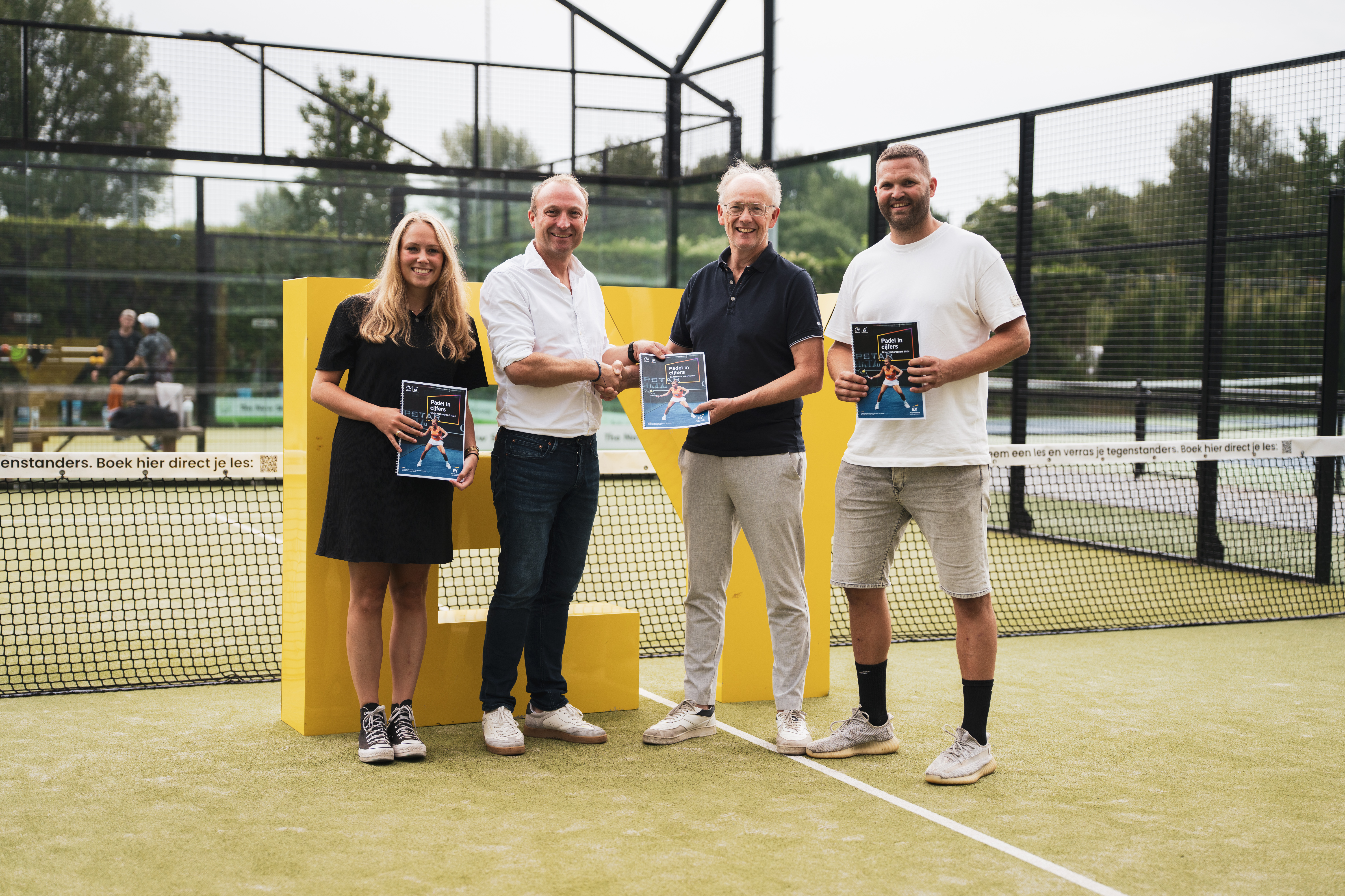 Padel uitreiking onderzoeksrapport padel in cijfers 2024